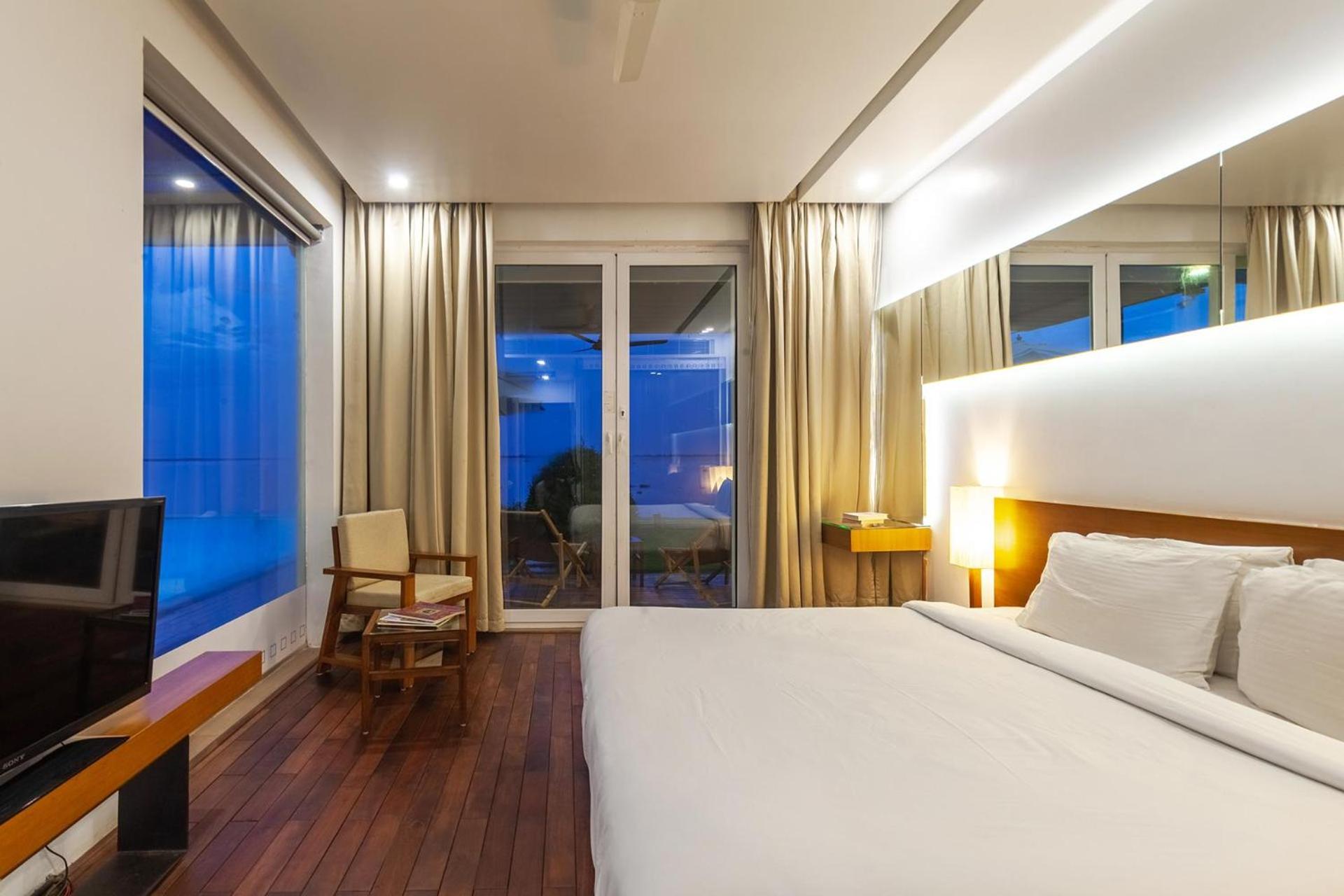 Stayvista At The Rain - River Villa With Infinity Pool Alappuzha Экстерьер фото