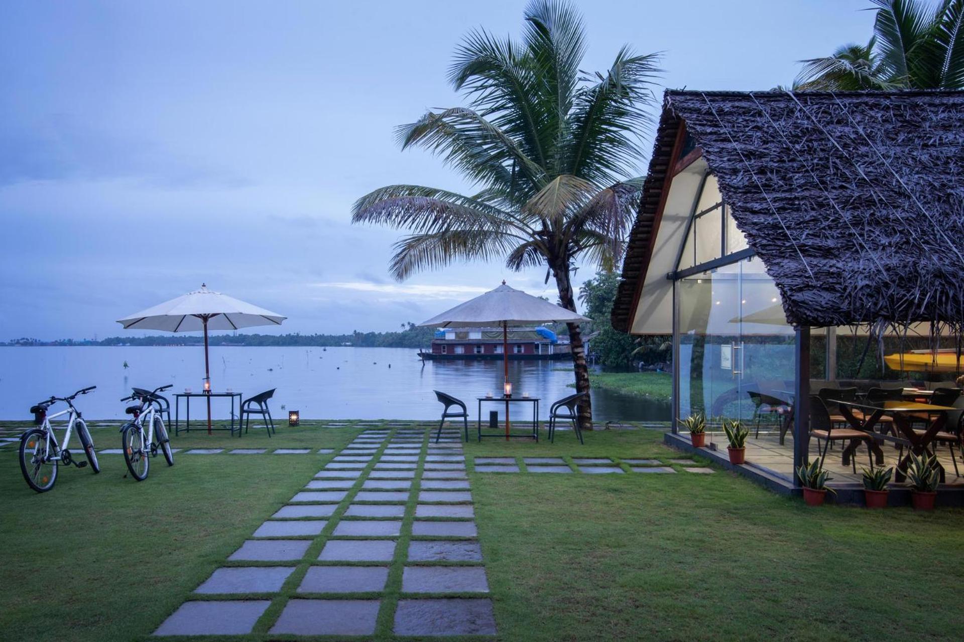 Stayvista At The Rain - River Villa With Infinity Pool Alappuzha Экстерьер фото