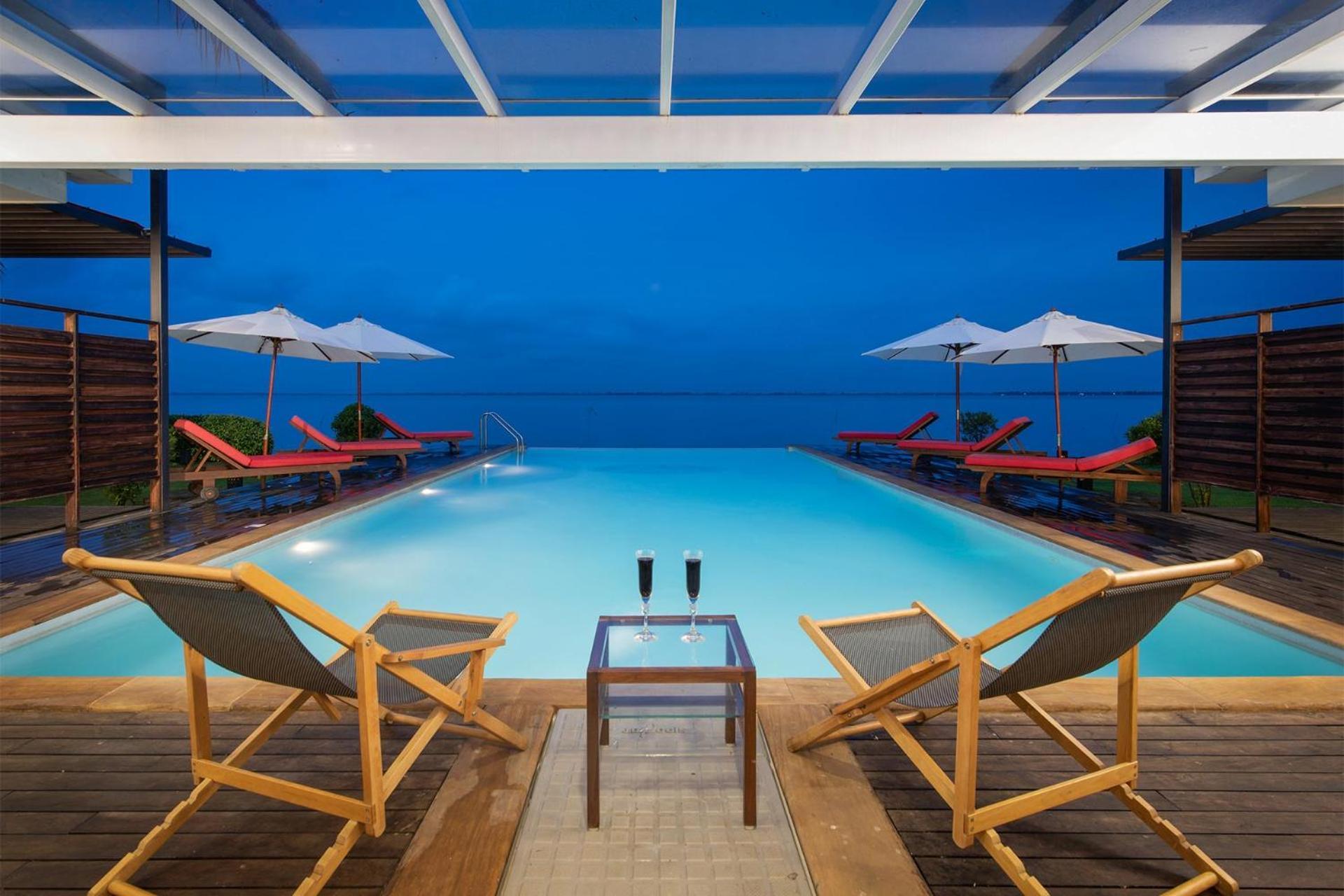 Stayvista At The Rain - River Villa With Infinity Pool Alappuzha Экстерьер фото