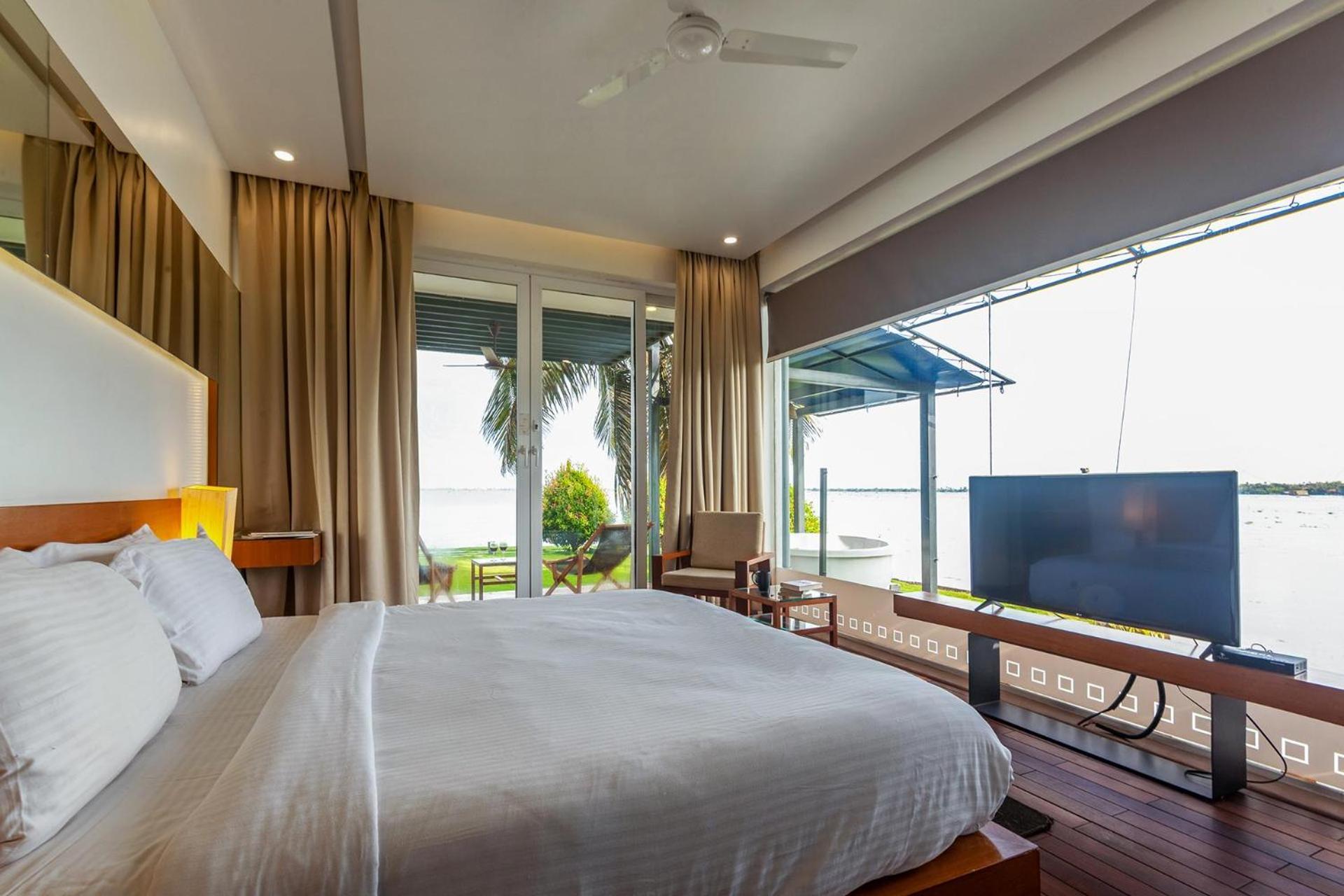 Stayvista At The Rain - River Villa With Infinity Pool Alappuzha Экстерьер фото