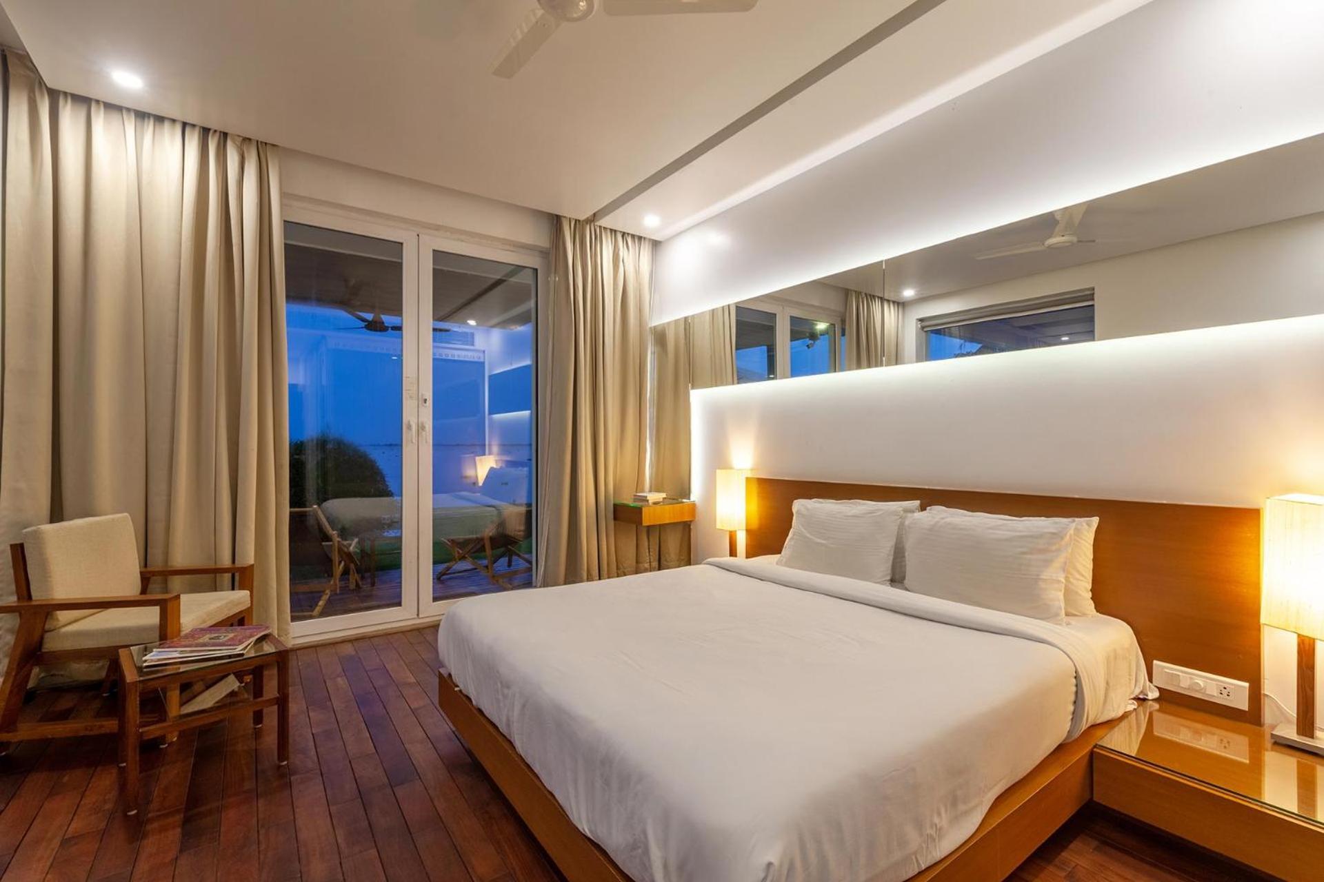 Stayvista At The Rain - River Villa With Infinity Pool Alappuzha Экстерьер фото